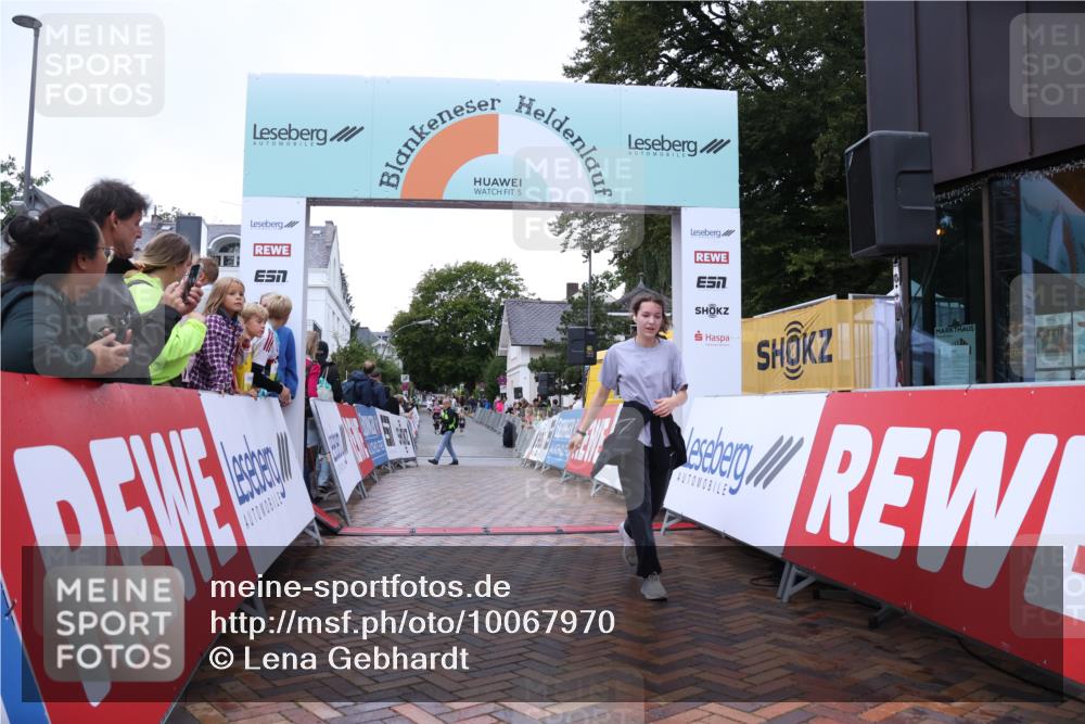 30.08.2026 - Blankeneser Heldenlauf Lena Gebhardt http://msf.ph/oto/10067970 30.08.2026 10:00:20 Ziel 1678 meine-sportfotos.de