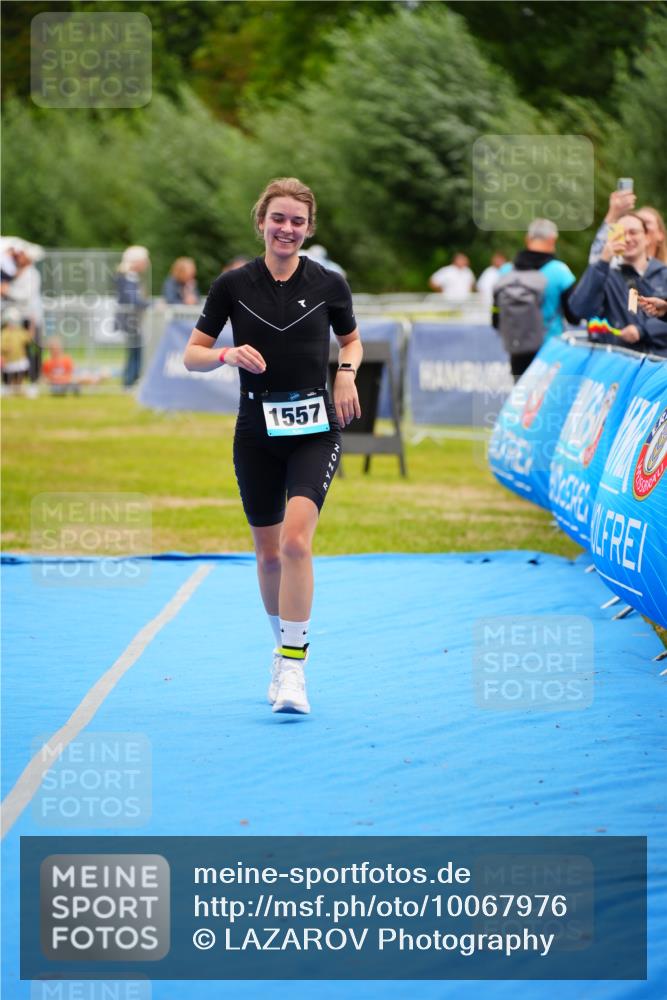 30.08.2026 - Elbe Triathlon Hamburg LAZAROV Photography http://msf.ph/oto/10067976 30.08.2026 12:26:19 Ziel 1557 meine-sportfotos.de