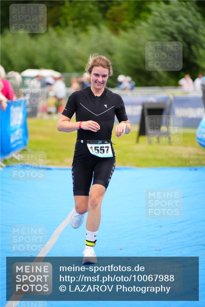 30.08.2026 - Elbe Triathlon Hamburg LAZAROV Photography http://msf.ph/oto/10067988 30.08.2026 12:26:20 Ziel 1557 meine-sportfotos.de