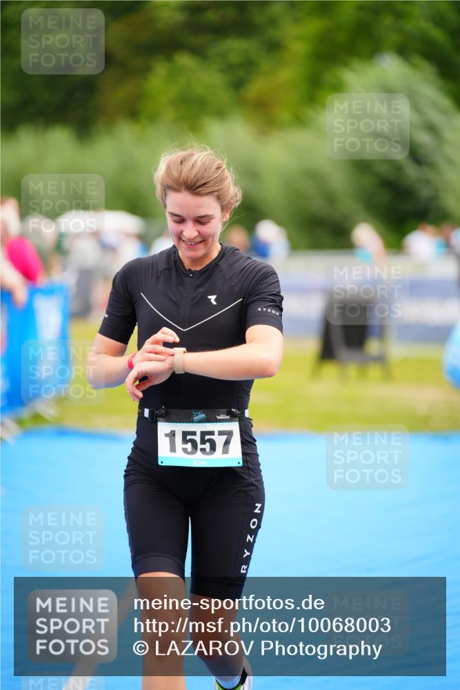 30.08.2026 - Elbe Triathlon Hamburg LAZAROV Photography http://msf.ph/oto/10068003 30.08.2026 12:26:21 Ziel 1557 meine-sportfotos.de
