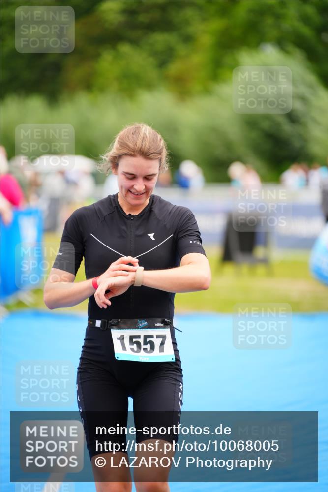 30.08.2026 - Elbe Triathlon Hamburg LAZAROV Photography http://msf.ph/oto/10068005 30.08.2026 12:26:22 Ziel 1557 meine-sportfotos.de