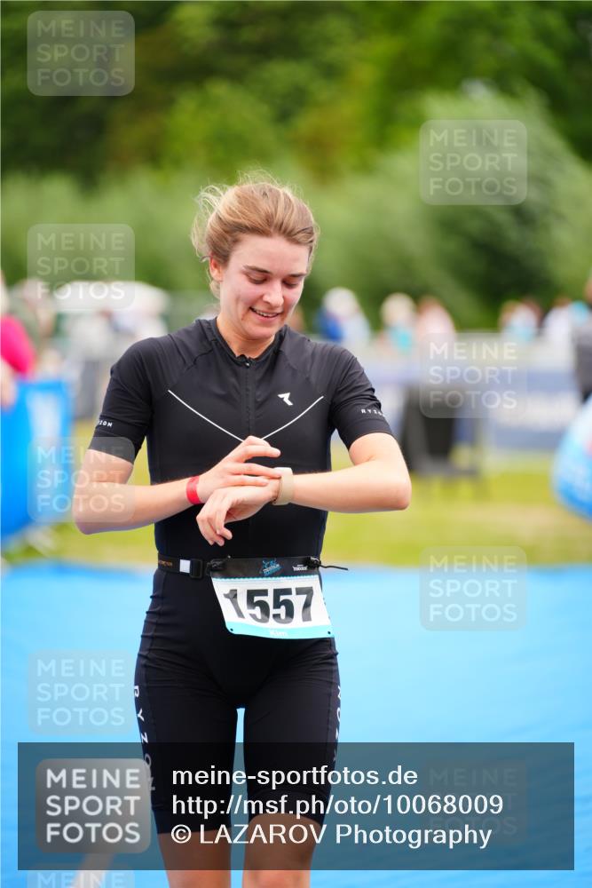 30.08.2026 - Elbe Triathlon Hamburg LAZAROV Photography http://msf.ph/oto/10068009 30.08.2026 12:26:22 Ziel 1557 meine-sportfotos.de