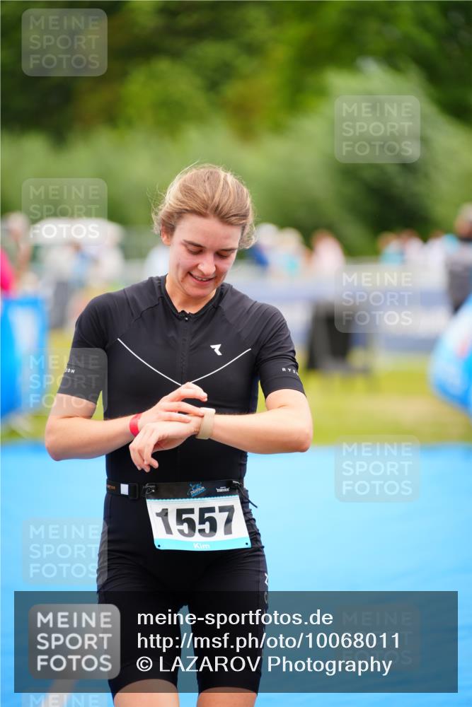 30.08.2026 - Elbe Triathlon Hamburg LAZAROV Photography http://msf.ph/oto/10068011 30.08.2026 12:26:22 Ziel 1557 meine-sportfotos.de