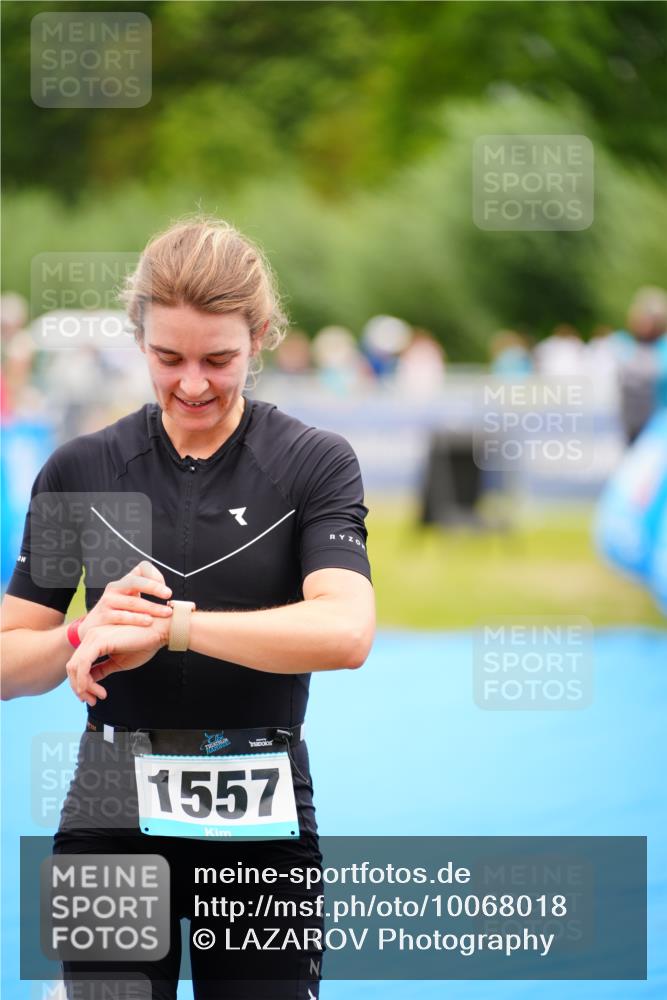 30.08.2026 - Elbe Triathlon Hamburg LAZAROV Photography http://msf.ph/oto/10068018 30.08.2026 12:26:22 Ziel 1557 meine-sportfotos.de