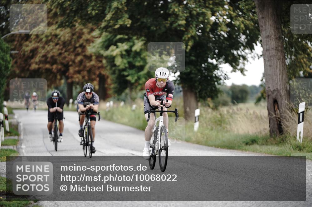 30.08.2026 - Elbe Triathlon Hamburg Michael Burmester http://msf.ph/oto/10068022 30.08.2026 09:27:29 Radfahren 324, 325, 464, 526, 556, 665 meine-sportfotos.de