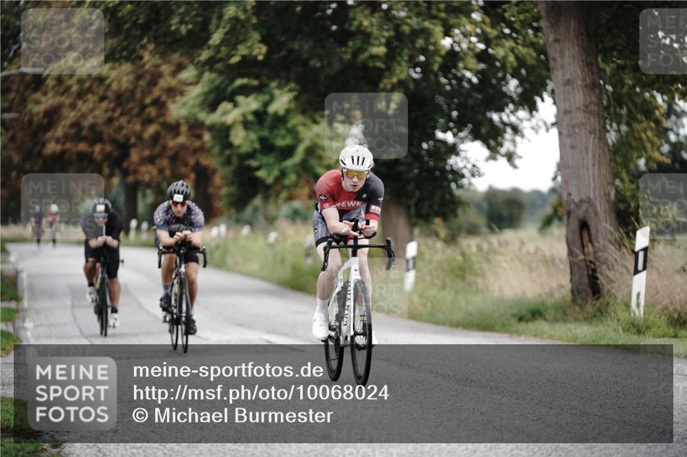30.08.2026 - Elbe Triathlon Hamburg Michael Burmester http://msf.ph/oto/10068024 30.08.2026 09:27:29 Radfahren 324, 325, 464, 526, 556, 665 meine-sportfotos.de