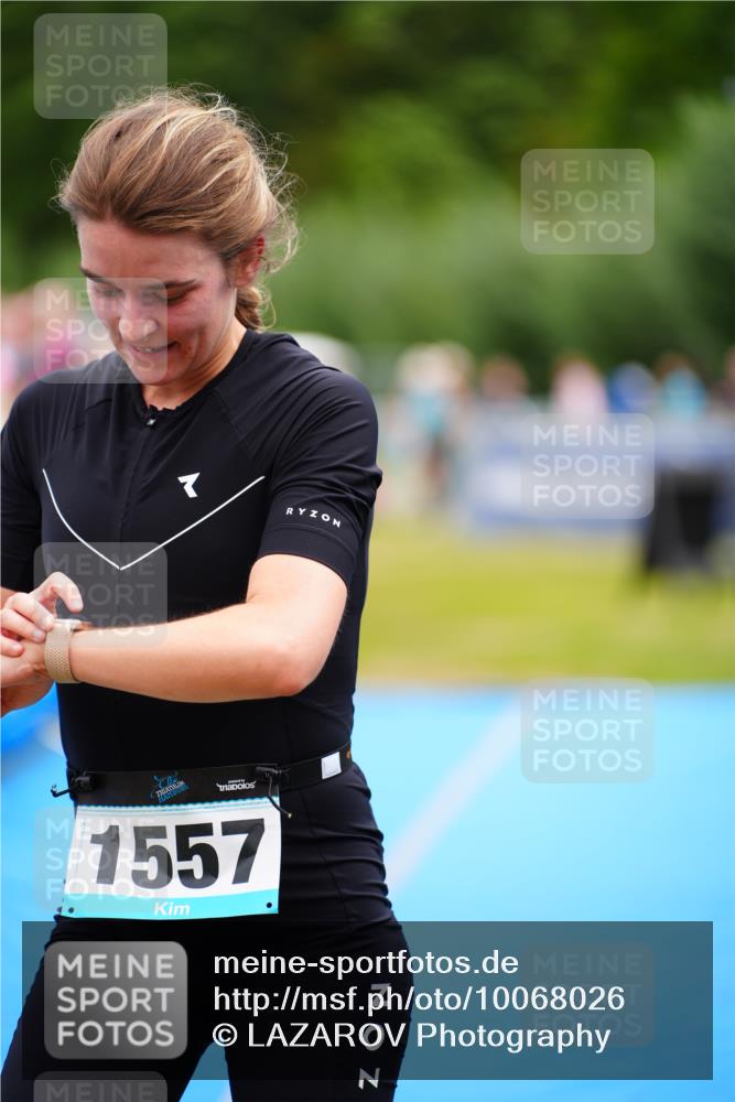 30.08.2026 - Elbe Triathlon Hamburg LAZAROV Photography http://msf.ph/oto/10068026 30.08.2026 12:26:23 Ziel 1557 meine-sportfotos.de