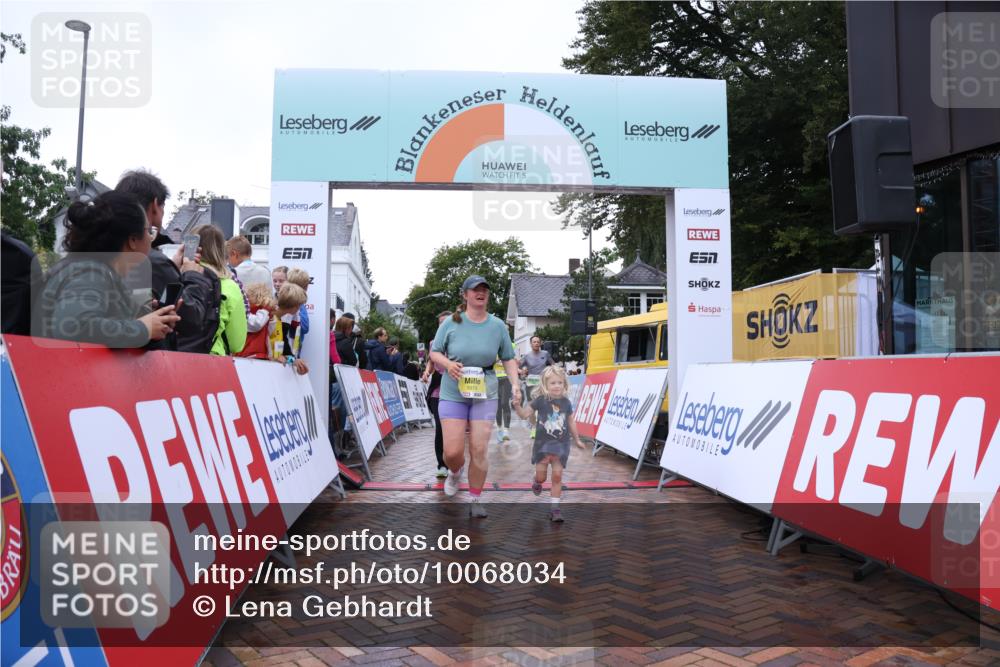 30.08.2026 - Blankeneser Heldenlauf Lena Gebhardt http://msf.ph/oto/10068034 30.08.2026 10:00:35 Ziel 1074, 1432, 1434, 1436, 1679, 5643 meine-sportfotos.de