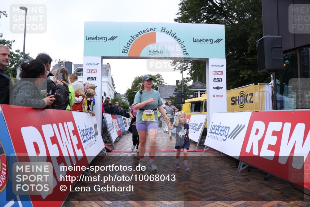 30.08.2026 - Blankeneser Heldenlauf Lena Gebhardt http://msf.ph/oto/10068043 30.08.2026 10:00:35 Ziel 1074, 1432, 1434, 1436, 1679, 5643 meine-sportfotos.de