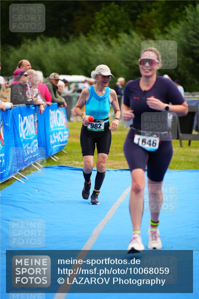 30.08.2026 - Elbe Triathlon Hamburg LAZAROV Photography http://msf.ph/oto/10068059 30.08.2026 12:26:36 Ziel 982, 1646 meine-sportfotos.de