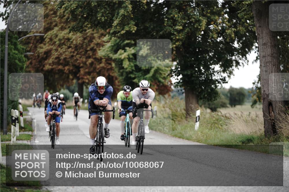30.08.2026 - Elbe Triathlon Hamburg Michael Burmester http://msf.ph/oto/10068067 30.08.2026 09:28:02 Radfahren 211, 215, 220, 290, 374, 481, 534, 544, 667, 689 meine-sportfotos.de