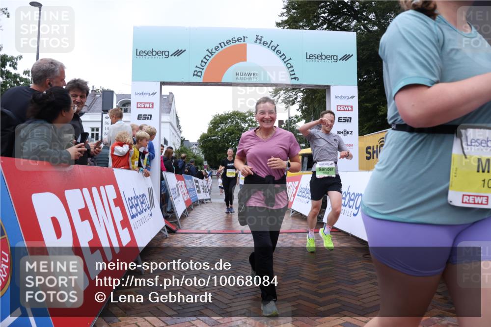 30.08.2026 - Blankeneser Heldenlauf Lena Gebhardt http://msf.ph/oto/10068084 30.08.2026 10:00:37 Ziel 1074, 1432, 1434, 1436, 1679, 5643 meine-sportfotos.de