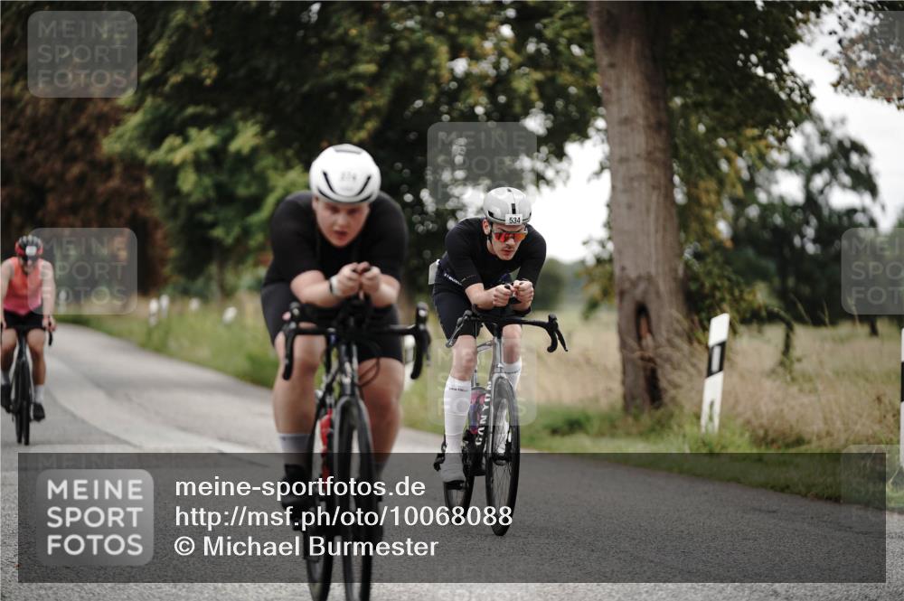 30.08.2026 - Elbe Triathlon Hamburg Michael Burmester http://msf.ph/oto/10068088 30.08.2026 09:28:09 Radfahren 215, 235, 253, 374, 534, 590, 698, 731 meine-sportfotos.de