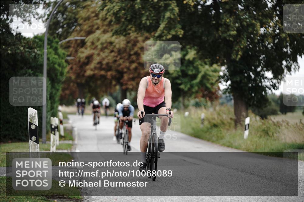 30.08.2026 - Elbe Triathlon Hamburg Michael Burmester http://msf.ph/oto/10068089 30.08.2026 09:28:10 Radfahren 215, 235, 253, 374, 534, 590, 698, 731 meine-sportfotos.de