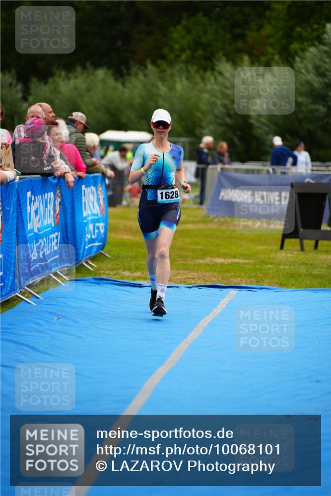 30.08.2026 - Elbe Triathlon Hamburg LAZAROV Photography http://msf.ph/oto/10068101 30.08.2026 12:26:50 Ziel 1628 meine-sportfotos.de