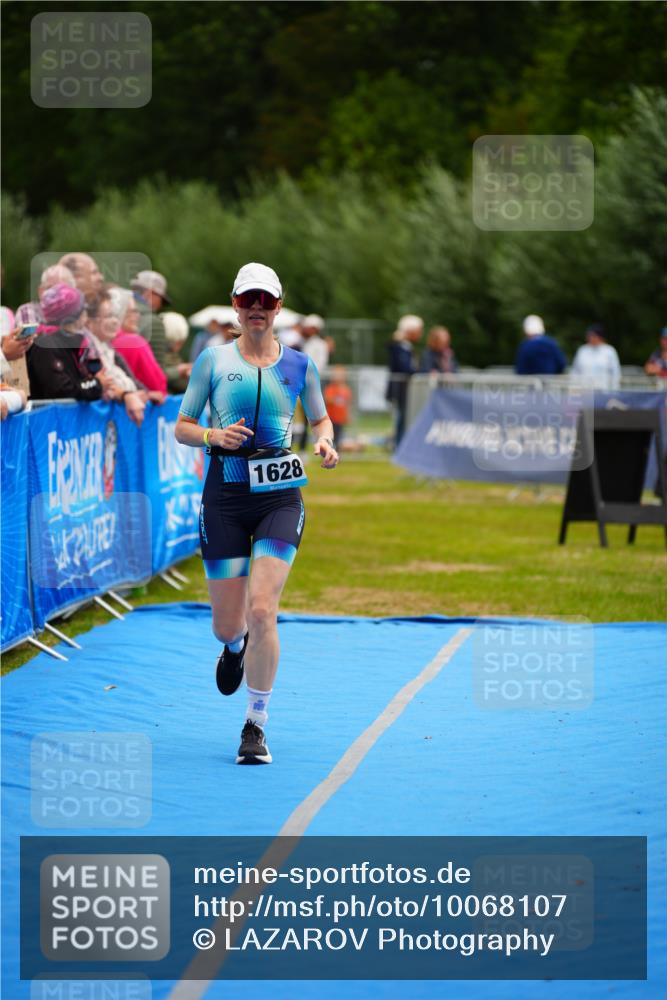 30.08.2026 - Elbe Triathlon Hamburg LAZAROV Photography http://msf.ph/oto/10068107 30.08.2026 12:26:50 Ziel 1628 meine-sportfotos.de