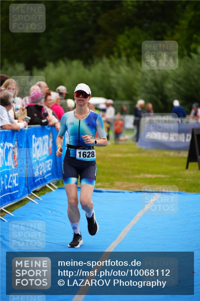 30.08.2026 - Elbe Triathlon Hamburg LAZAROV Photography http://msf.ph/oto/10068112 30.08.2026 12:26:51 Ziel 1628 meine-sportfotos.de