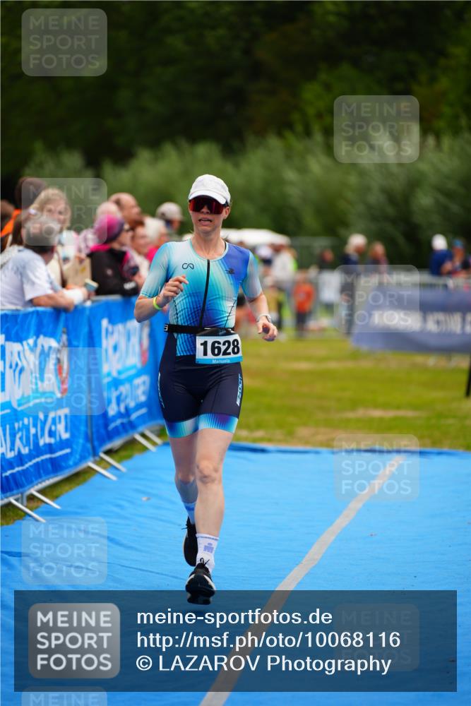 30.08.2026 - Elbe Triathlon Hamburg LAZAROV Photography http://msf.ph/oto/10068116 30.08.2026 12:26:51 Ziel 1628 meine-sportfotos.de