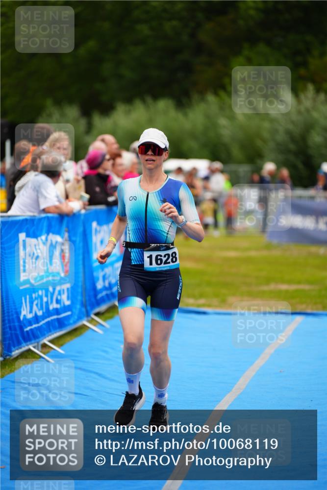 30.08.2026 - Elbe Triathlon Hamburg LAZAROV Photography http://msf.ph/oto/10068119 30.08.2026 12:26:51 Ziel 1628 meine-sportfotos.de
