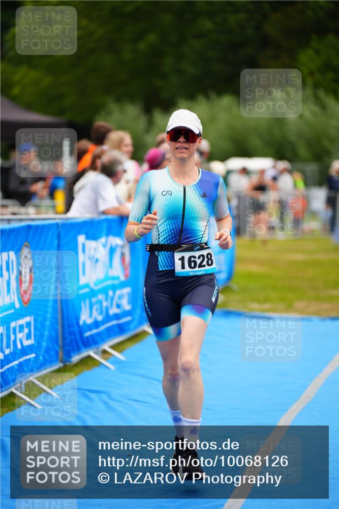30.08.2026 - Elbe Triathlon Hamburg LAZAROV Photography http://msf.ph/oto/10068126 30.08.2026 12:26:52 Ziel 1628 meine-sportfotos.de