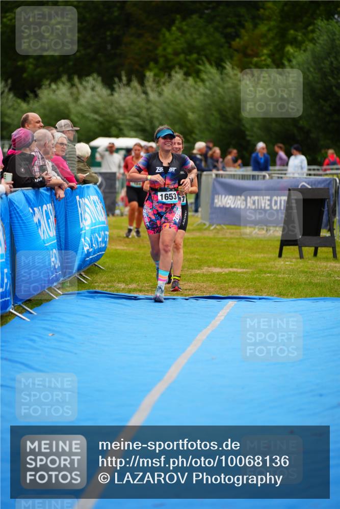 30.08.2026 - Elbe Triathlon Hamburg LAZAROV Photography http://msf.ph/oto/10068136 30.08.2026 12:27:01 Ziel 1617, 1653 meine-sportfotos.de