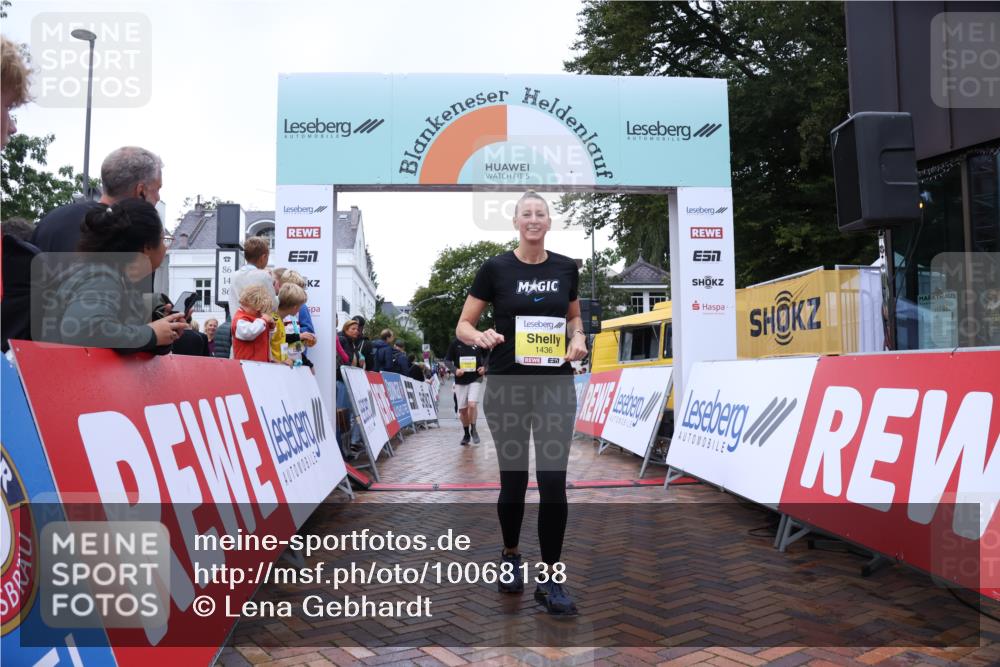 30.08.2026 - Blankeneser Heldenlauf Lena Gebhardt http://msf.ph/oto/10068138 30.08.2026 10:00:40 Ziel 1074, 1432, 1436, 1679, 1708, 1709, 5643 meine-sportfotos.de