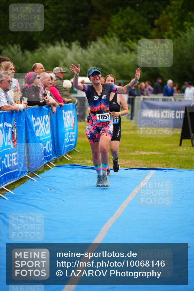 30.08.2026 - Elbe Triathlon Hamburg LAZAROV Photography http://msf.ph/oto/10068146 30.08.2026 12:27:02 Ziel 1484, 1617, 1653 meine-sportfotos.de