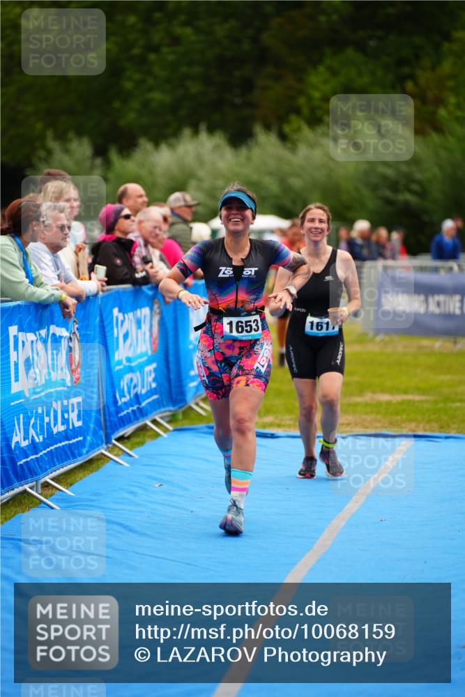 30.08.2026 - Elbe Triathlon Hamburg LAZAROV Photography http://msf.ph/oto/10068159 30.08.2026 12:27:03 Ziel 1484, 1617, 1653 meine-sportfotos.de
