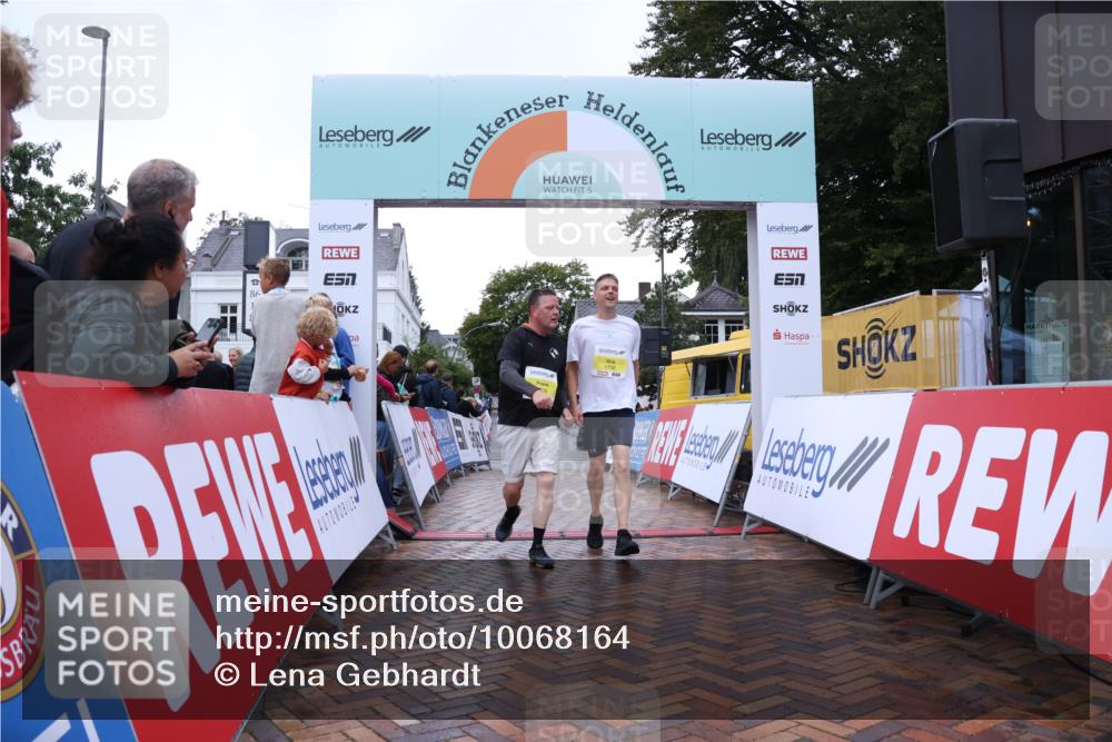 30.08.2026 - Blankeneser Heldenlauf Lena Gebhardt http://msf.ph/oto/10068164 30.08.2026 10:00:43 Ziel 1074, 1432, 1436, 1679, 1708, 1709, 5643 meine-sportfotos.de