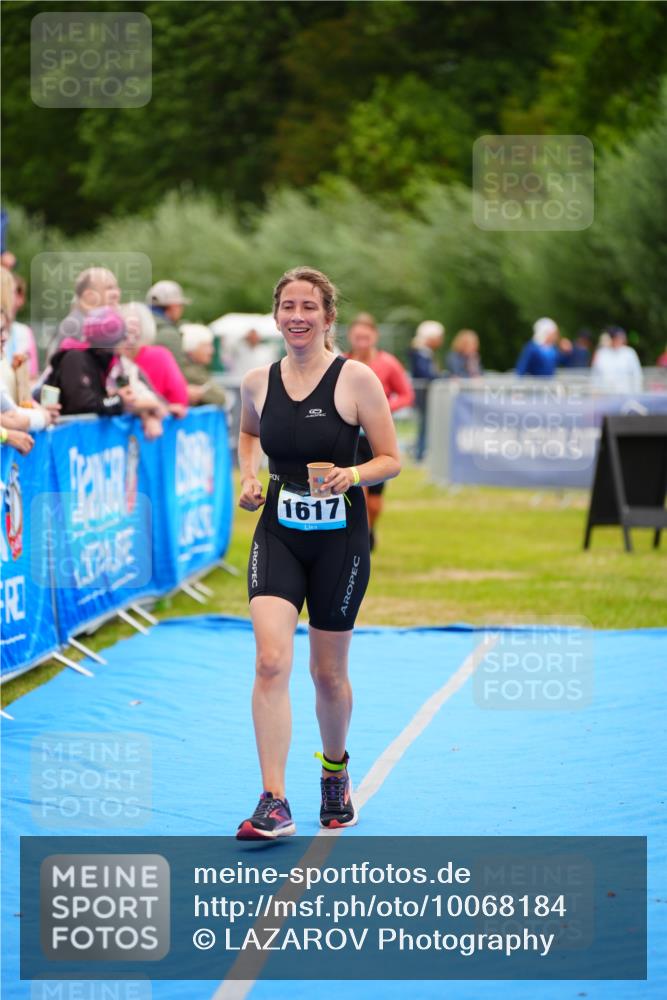 30.08.2026 - Elbe Triathlon Hamburg LAZAROV Photography http://msf.ph/oto/10068184 30.08.2026 12:27:05 Ziel 1484, 1617, 1653 meine-sportfotos.de