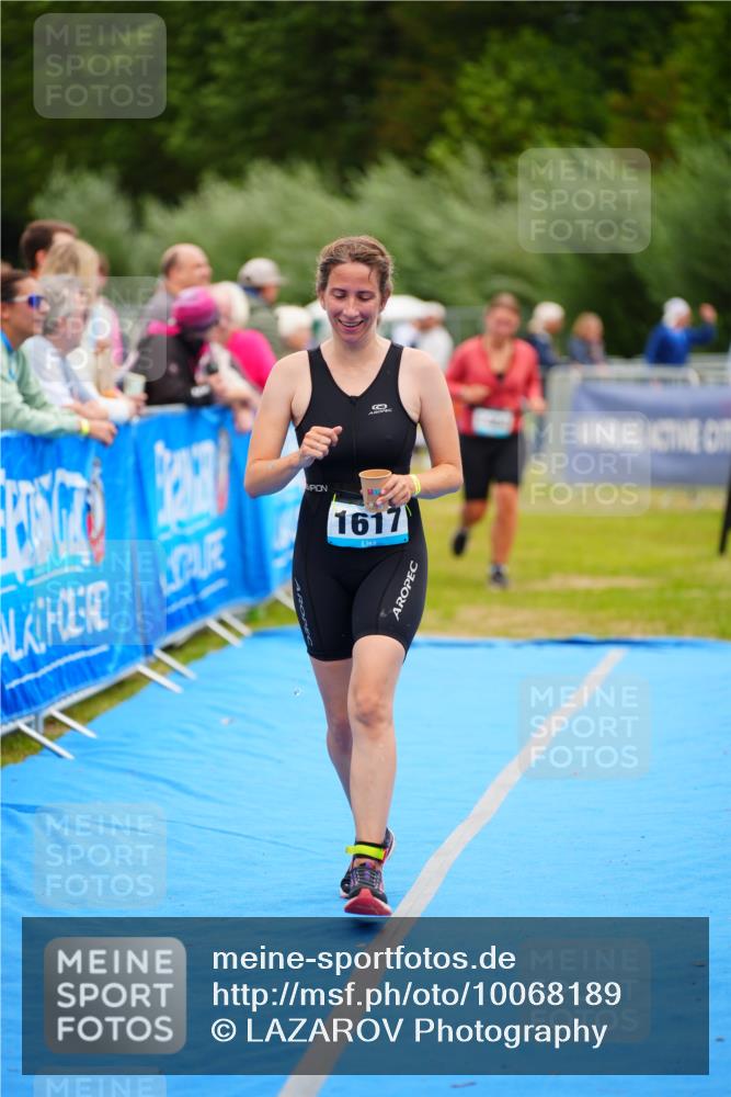 30.08.2026 - Elbe Triathlon Hamburg LAZAROV Photography http://msf.ph/oto/10068189 30.08.2026 12:27:05 Ziel 1484, 1617, 1653 meine-sportfotos.de