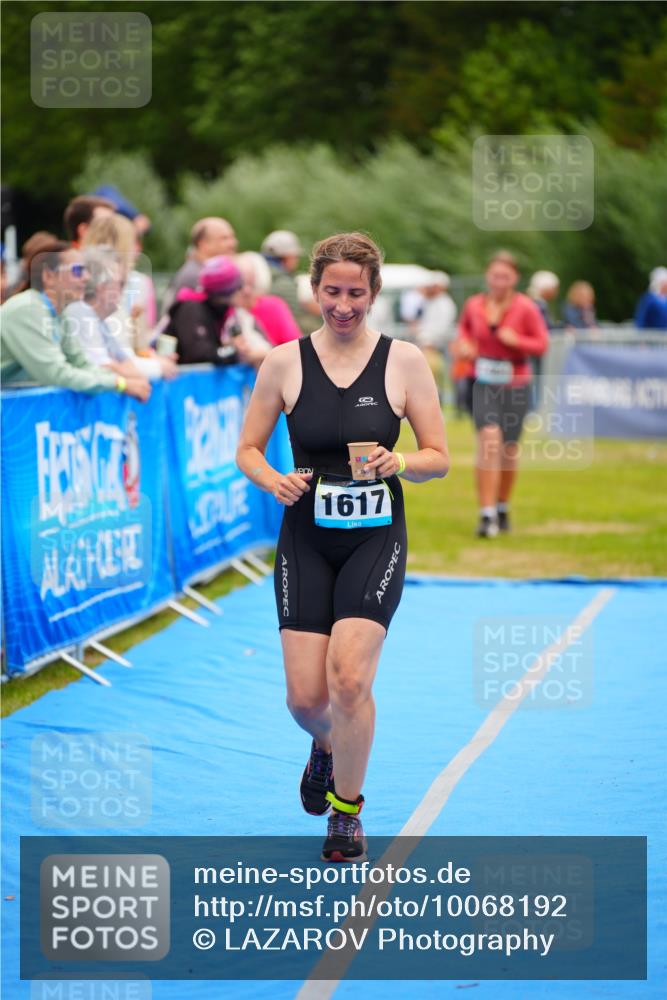 30.08.2026 - Elbe Triathlon Hamburg LAZAROV Photography http://msf.ph/oto/10068192 30.08.2026 12:27:05 Ziel 1484, 1617, 1653 meine-sportfotos.de