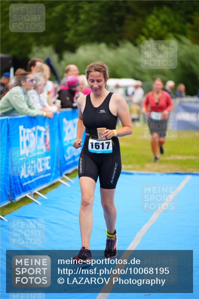 30.08.2026 - Elbe Triathlon Hamburg LAZAROV Photography http://msf.ph/oto/10068195 30.08.2026 12:27:06 Ziel 1484, 1617, 1653 meine-sportfotos.de