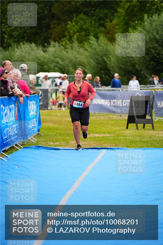 30.08.2026 - Elbe Triathlon Hamburg LAZAROV Photography http://msf.ph/oto/10068201 30.08.2026 12:27:07 Ziel 1484, 1617, 1653 meine-sportfotos.de