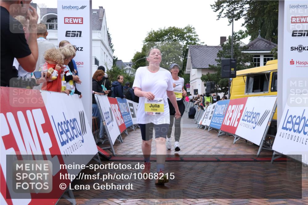 30.08.2026 - Blankeneser Heldenlauf Lena Gebhardt http://msf.ph/oto/10068215 30.08.2026 10:00:49 Ziel 1694, 1703, 1708, 1709 meine-sportfotos.de
