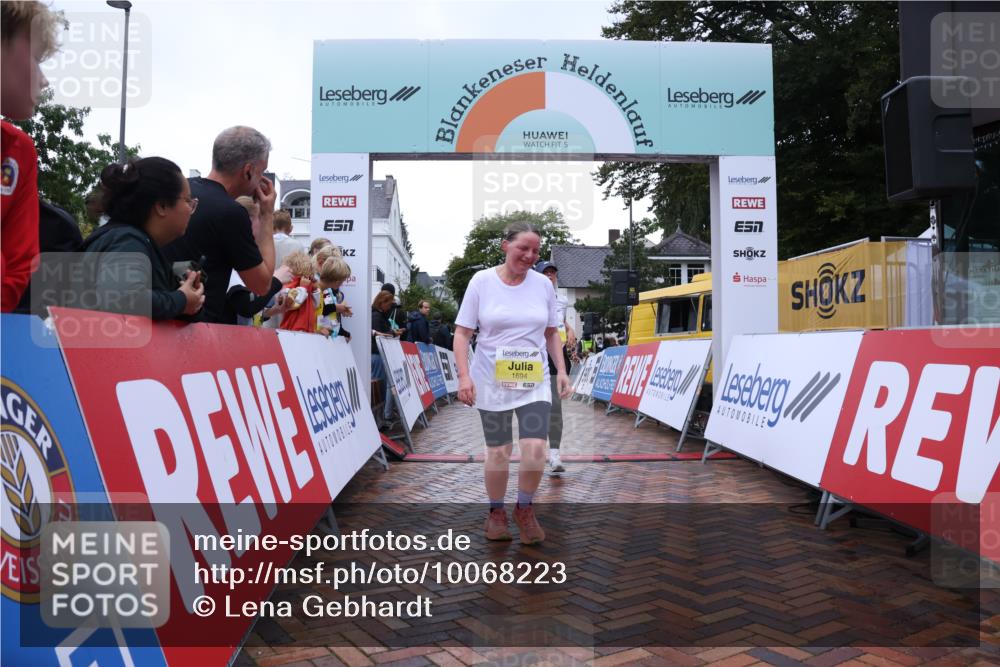 30.08.2026 - Blankeneser Heldenlauf Lena Gebhardt http://msf.ph/oto/10068223 30.08.2026 10:00:50 Ziel 1694, 1703, 1708, 1709 meine-sportfotos.de