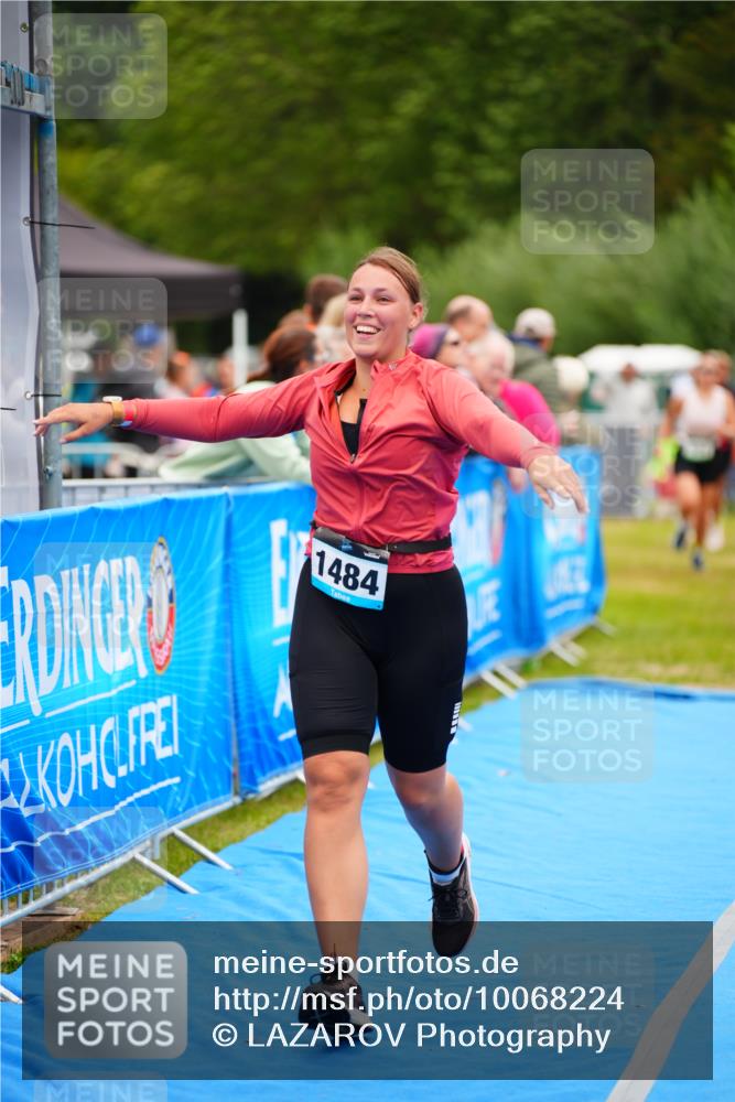 30.08.2026 - Elbe Triathlon Hamburg LAZAROV Photography http://msf.ph/oto/10068224 30.08.2026 12:27:11 Ziel 904, 1484 meine-sportfotos.de