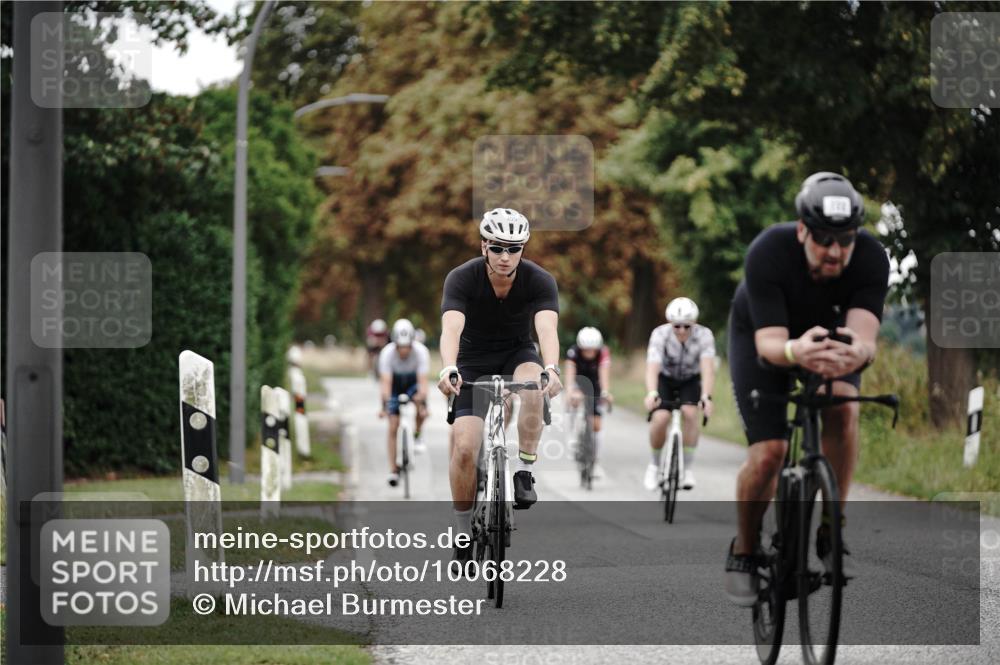 30.08.2026 - Elbe Triathlon Hamburg Michael Burmester http://msf.ph/oto/10068228 30.08.2026 09:29:33 Radfahren 393, 395, 430, 532, 702, 722, 750 meine-sportfotos.de