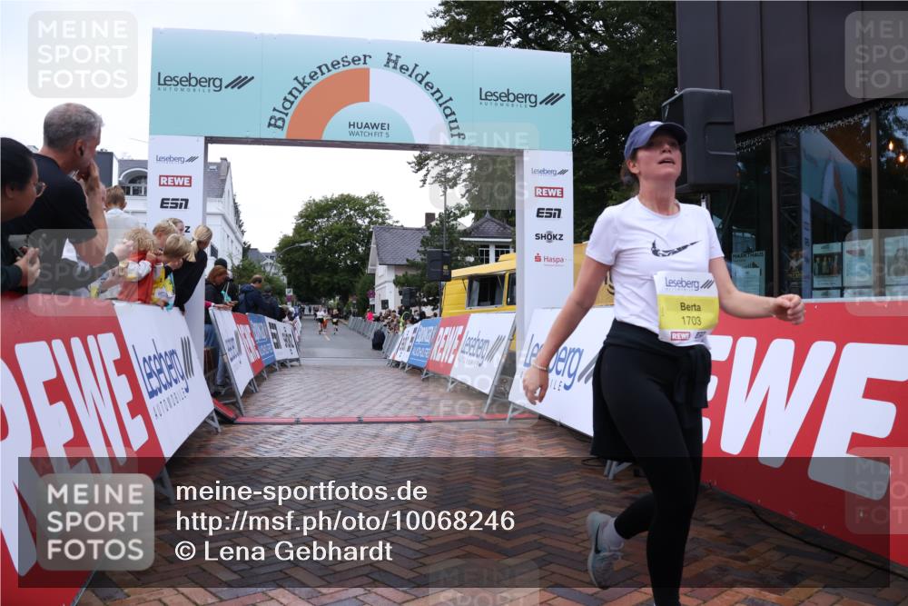 30.08.2026 - Blankeneser Heldenlauf Lena Gebhardt http://msf.ph/oto/10068246 30.08.2026 10:00:52 Ziel 1694, 1703 meine-sportfotos.de