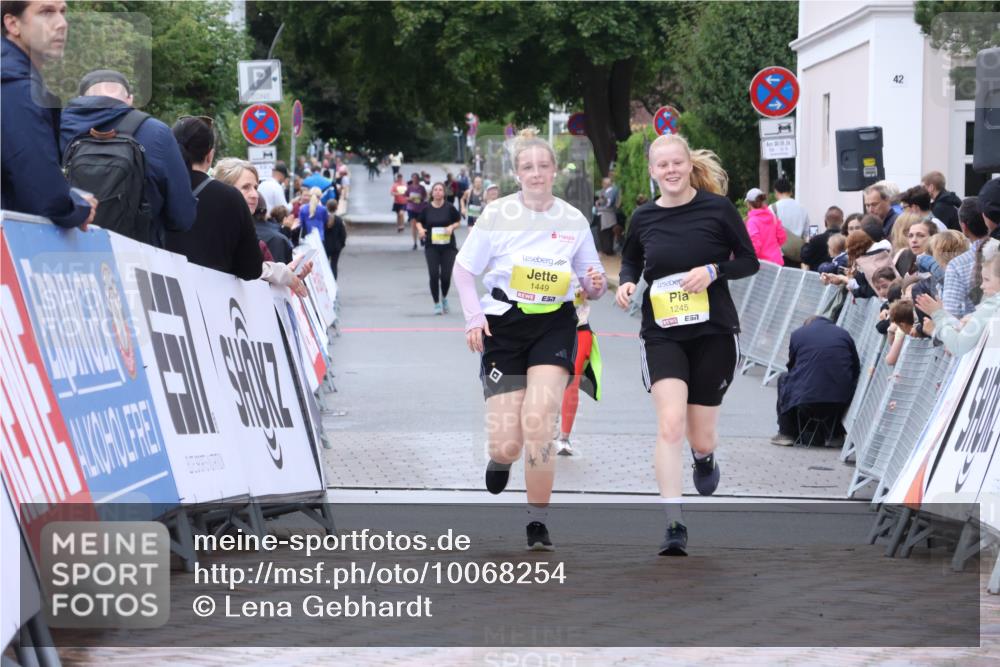 30.08.2026 - Blankeneser Heldenlauf Lena Gebhardt http://msf.ph/oto/10068254 30.08.2026 10:01:02 Ziel 1245, 1449 meine-sportfotos.de