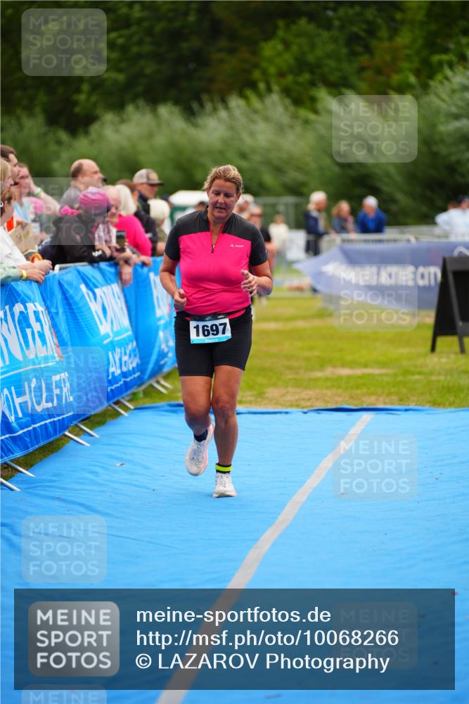 30.08.2026 - Elbe Triathlon Hamburg LAZAROV Photography http://msf.ph/oto/10068266 30.08.2026 12:27:19 Ziel 904, 1697 meine-sportfotos.de