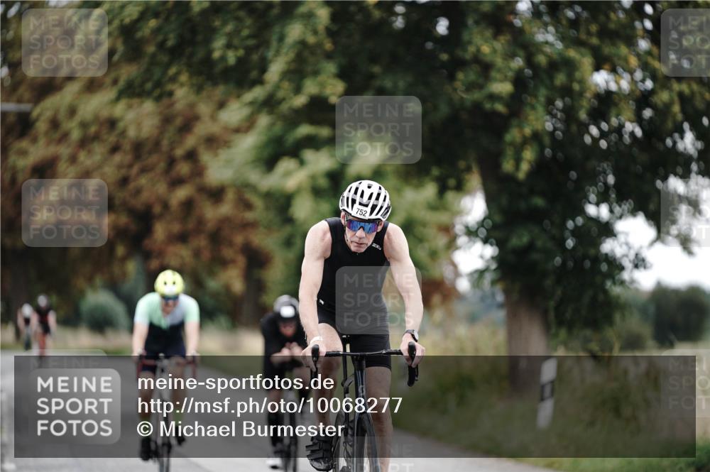 30.08.2026 - Elbe Triathlon Hamburg Michael Burmester http://msf.ph/oto/10068277 30.08.2026 09:30:06 Radfahren 292, 426, 561, 641, 752 meine-sportfotos.de