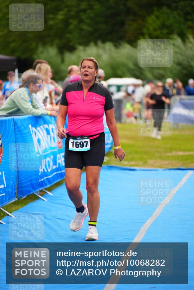 30.08.2026 - Elbe Triathlon Hamburg LAZAROV Photography http://msf.ph/oto/10068282 30.08.2026 12:27:21 Ziel 941, 1697 meine-sportfotos.de
