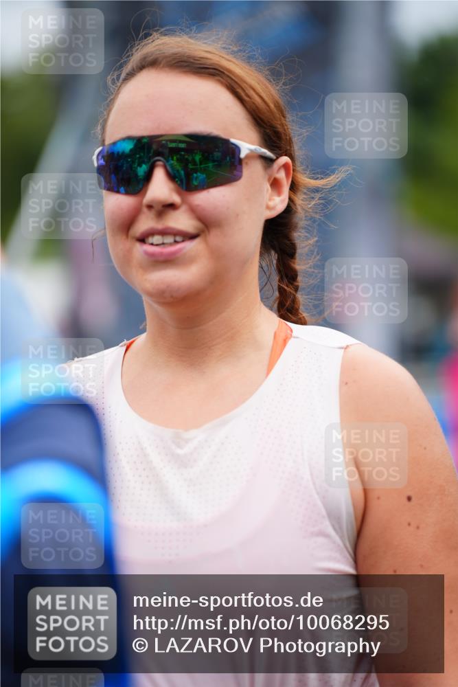 30.08.2026 - Elbe Triathlon Hamburg LAZAROV Photography http://msf.ph/oto/10068295 30.08.2026 12:27:23 Ziel 941, 1605, 1697 meine-sportfotos.de