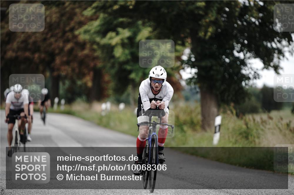 30.08.2026 - Elbe Triathlon Hamburg Michael Burmester http://msf.ph/oto/10068306 30.08.2026 09:30:22 Radfahren 321, 438, 452, 484, 489, 769, 779, 869 meine-sportfotos.de