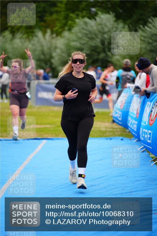 30.08.2026 - Elbe Triathlon Hamburg LAZAROV Photography http://msf.ph/oto/10068310 30.08.2026 12:27:28 Ziel 941, 1605 meine-sportfotos.de