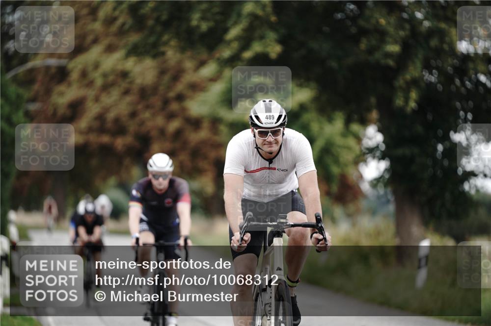 30.08.2026 - Elbe Triathlon Hamburg Michael Burmester http://msf.ph/oto/10068312 30.08.2026 09:30:25 Radfahren 321, 438, 452, 489, 527, 769, 779, 869 meine-sportfotos.de
