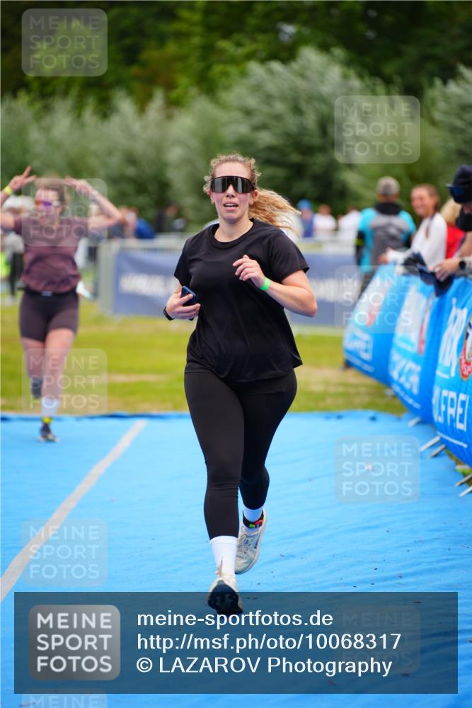 30.08.2026 - Elbe Triathlon Hamburg LAZAROV Photography http://msf.ph/oto/10068317 30.08.2026 12:27:28 Ziel 941, 1605 meine-sportfotos.de