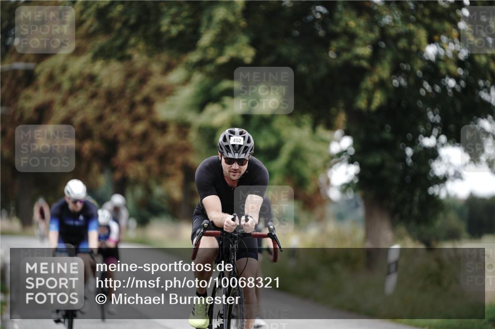 30.08.2026 - Elbe Triathlon Hamburg Michael Burmester http://msf.ph/oto/10068321 30.08.2026 09:30:27 Radfahren 321, 438, 452, 489, 527, 769, 869 meine-sportfotos.de
