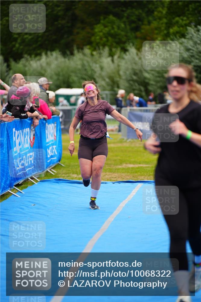 30.08.2026 - Elbe Triathlon Hamburg LAZAROV Photography http://msf.ph/oto/10068322 30.08.2026 12:27:29 Ziel 941, 1605 meine-sportfotos.de
